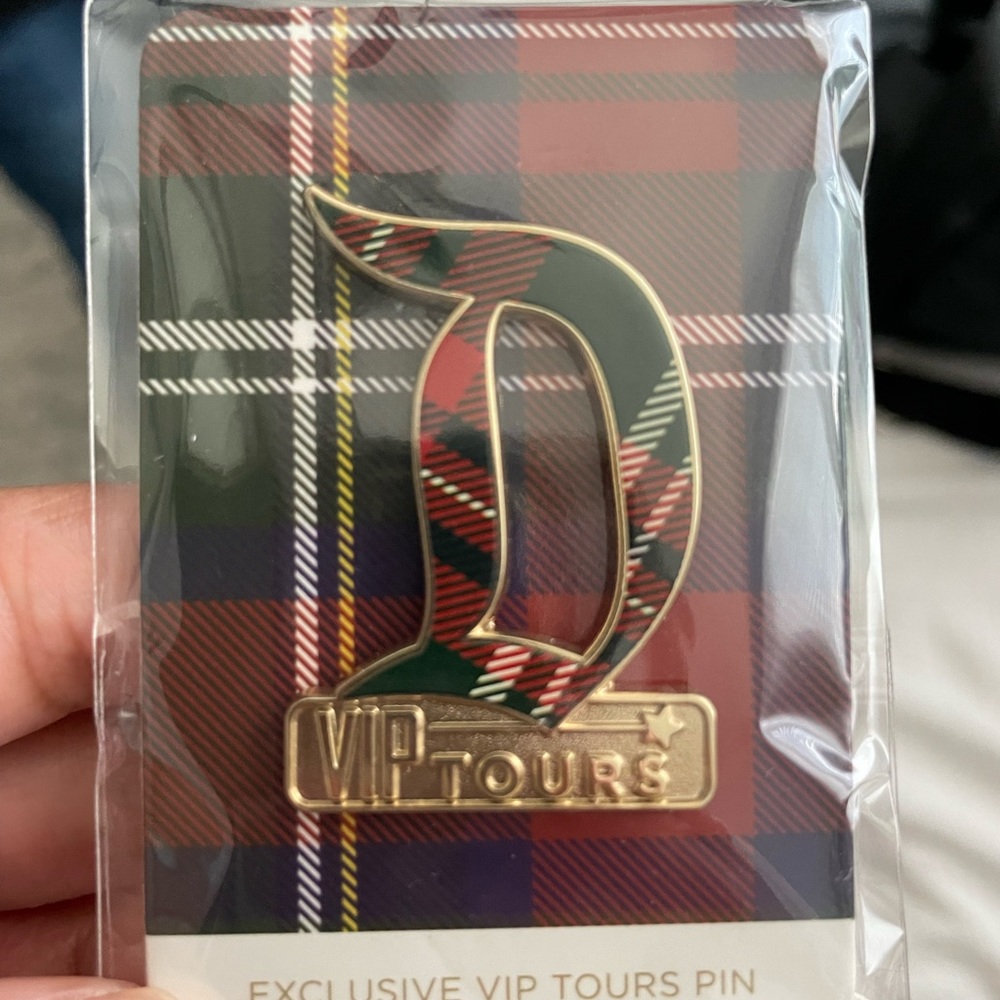 VIP Disneyland Tour Pin